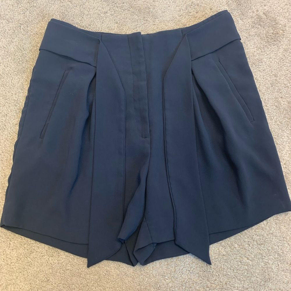 H&M navy blue pleated front tie dress shorts Sz 8